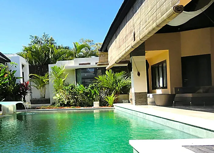 ニケ ヴィラス サヌール